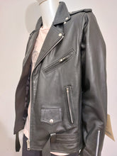 Cargar imagen en el visor de la galería, CAZADORA NAPA