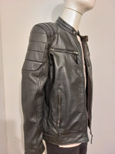 Cargar imagen en el visor de la galería, CAZADORA NAPA