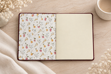Cargar imagen en el visor de la galería, Agenda abierta con fondo boho claro
