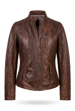 Cargar imagen en el visor de la galería, Chaqueta con efecto maniquí invisible sobre fondo blanco, tomando como referencia la prenda original.
