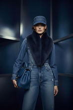 Cargar imagen en el visor de la galería, Cuello petit gris azul — vertical web
