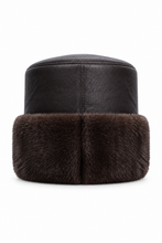 Cargar imagen en el visor de la galería, Primer gorro sobre fondo blanco
